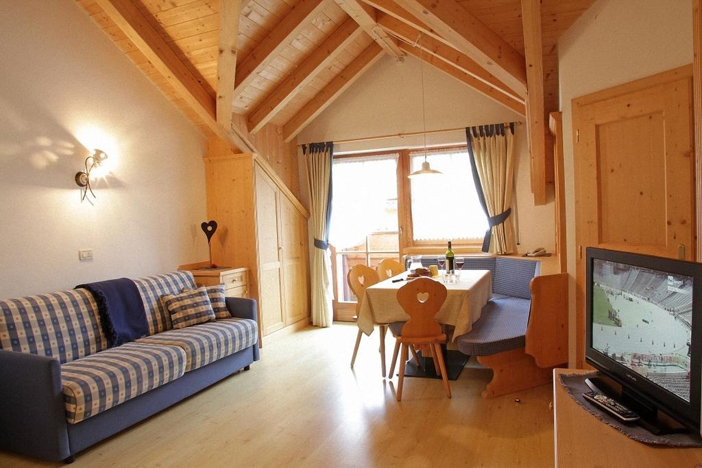 Dolomites Apartments Ciasa Vally Сан-Кассиано Экстерьер фото